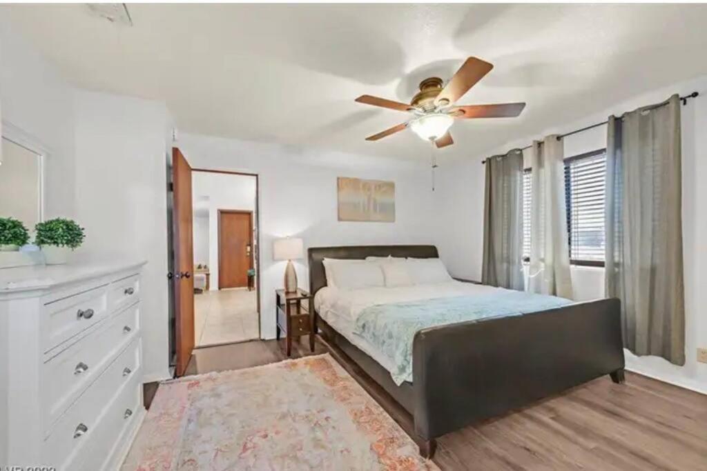 Beautiful Oasis With Rv Or Boat Parking Villa Henderson Exterior photo