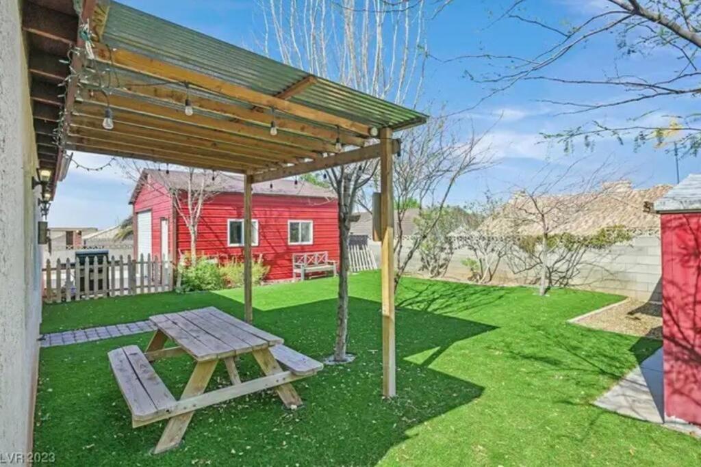 Beautiful Oasis With Rv Or Boat Parking Villa Henderson Exterior photo